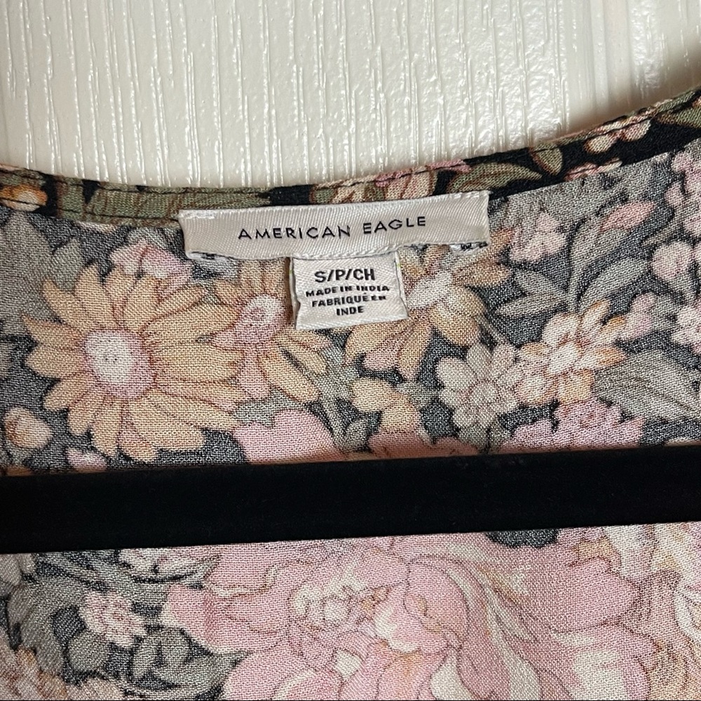 American Eagle Floral Blouse - Picture 6 of 6